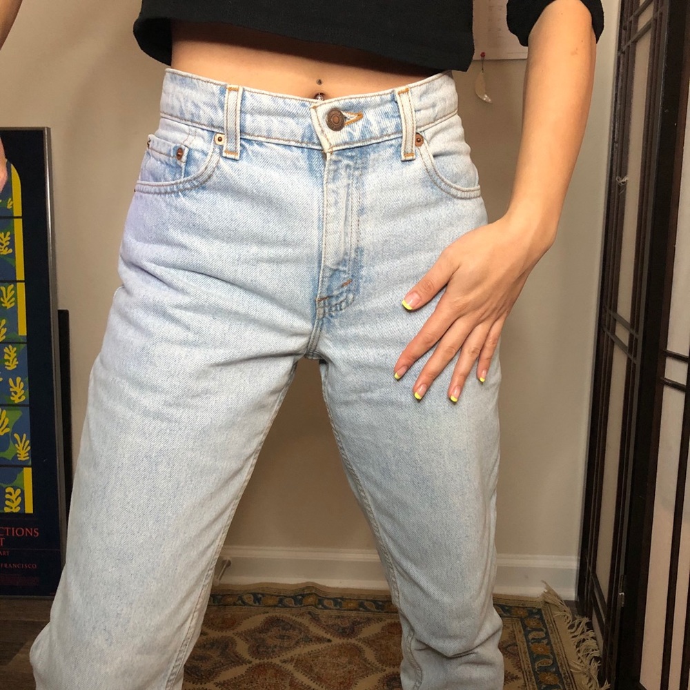 Levi’s light wash high waisted mom jeans